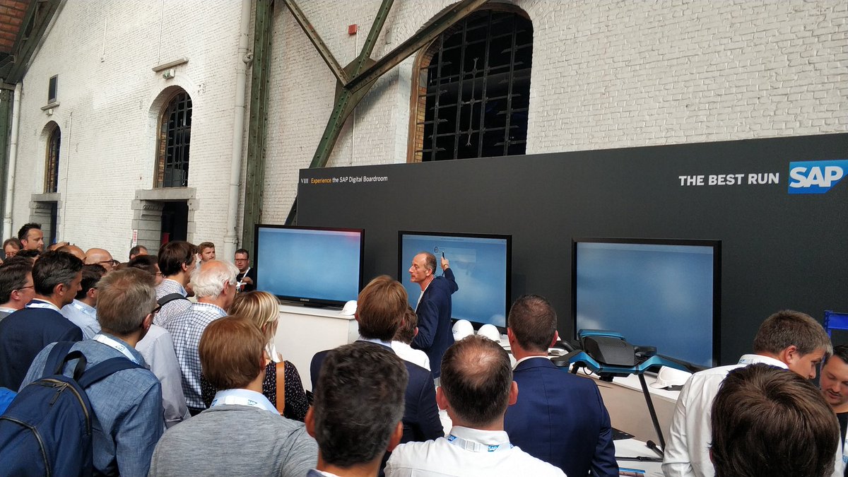 GEN13_'s tweet photo. The @SAP_Belgium Digital Boardoom is going hard! #crowded #sapfestival https://t.co/gbEdOqt2Vz