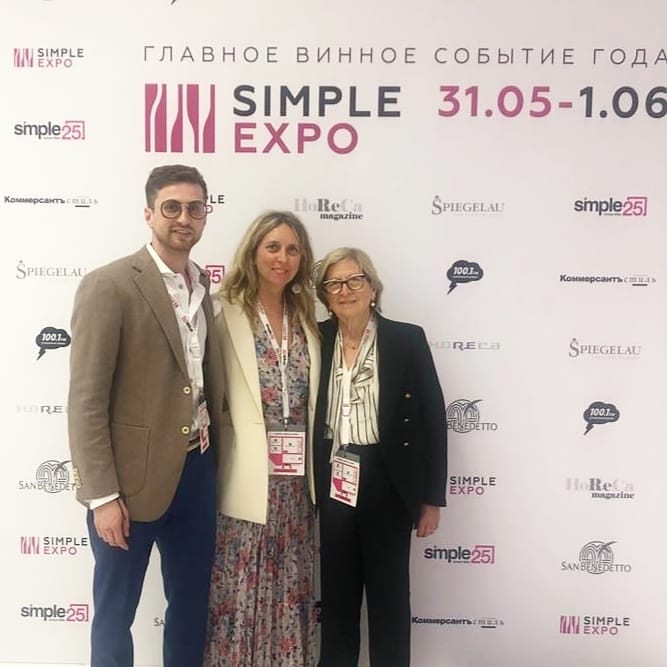nadiazenato's tweet photo. 25 years of Simple wines in Moscow. Amazing experience at #SimpleExpo: Celebrate the moment!🥂
. 
#Zenatowinery
#ZenatoAroundtheWorld #ZenatoExperience
#NadiaZenatoJewelry https://t.co/lpwtGvmXF1