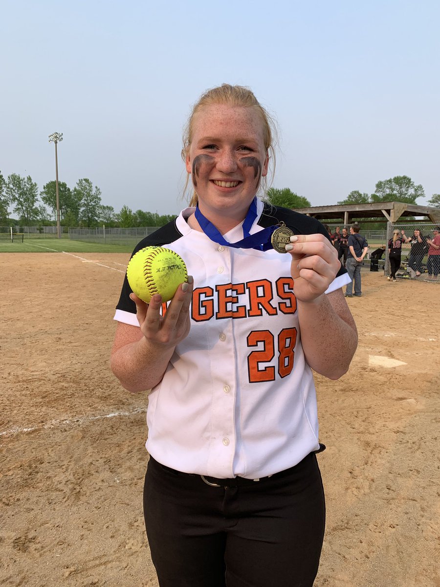JulieHoeve's tweet photo. Off to state!!!   Good luck Tigers!!!! https://t.co/RJ1G3Idj0P