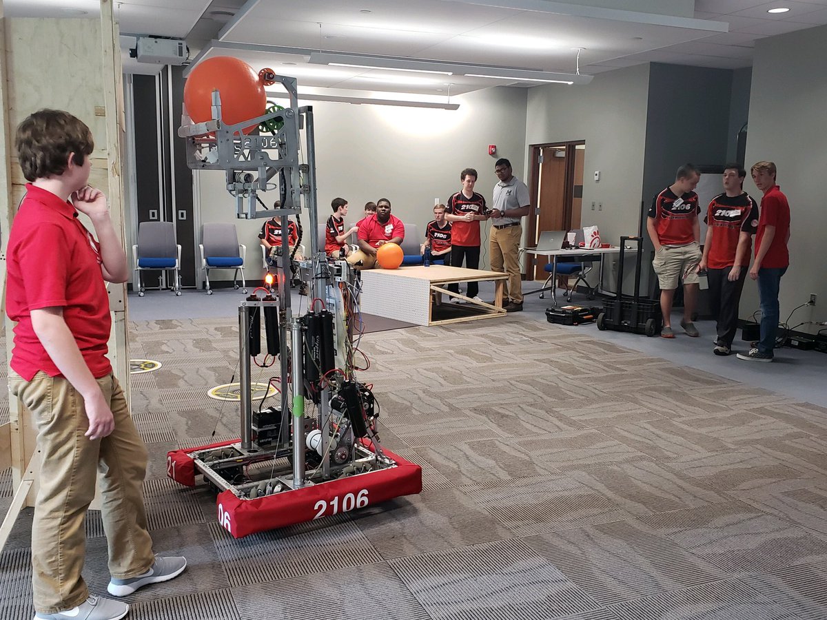 DogsRobotics's tweet image. #frc2106 spent the last few days visiting some of their major sponsors and showing off the robot @Luck_Stone @DominionEnergy @GHSCollier