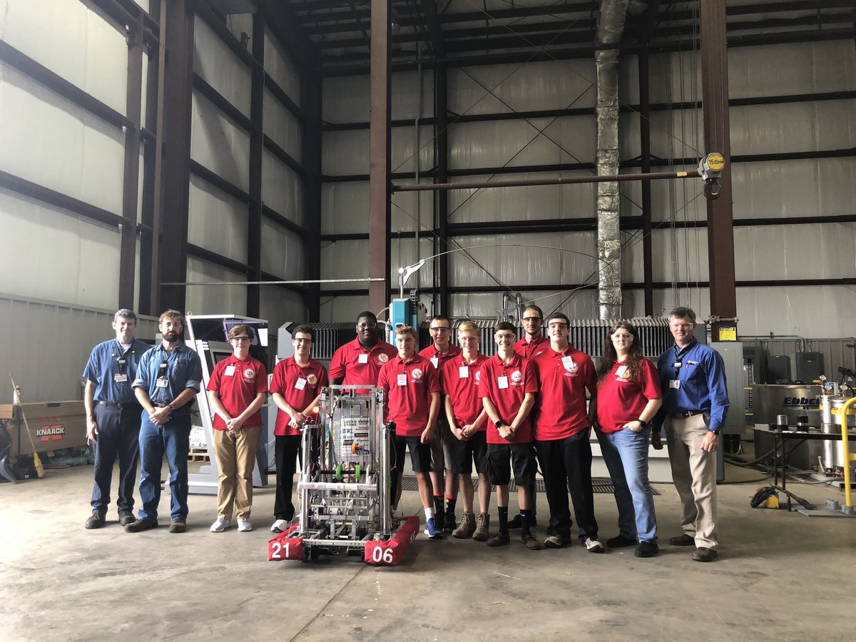 DogsRobotics's tweet image. #frc2106 spent the last few days visiting some of their major sponsors and showing off the robot @Luck_Stone @DominionEnergy @GHSCollier