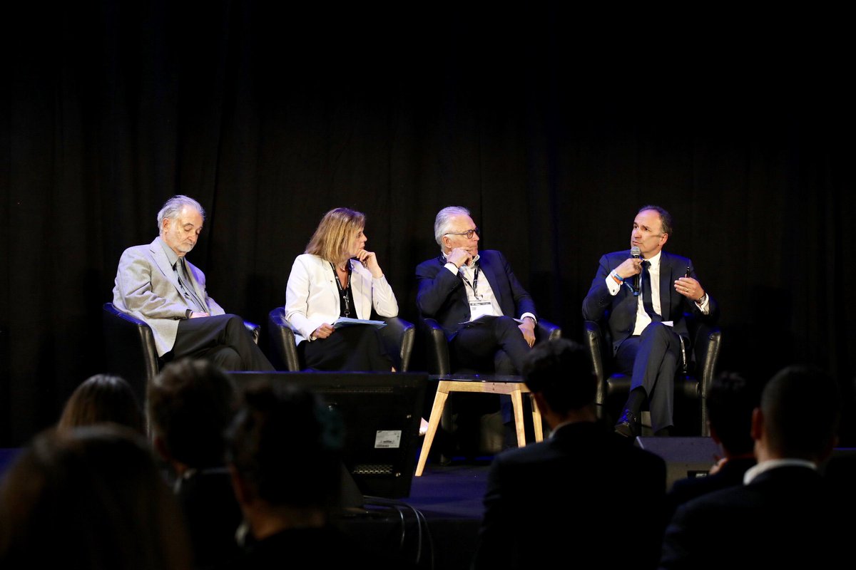 _F_Sanchez's tweet photo. Au #PositiveLab2019 avec @jattali @AxeSeine @Haropaports, l'innovation, vecteur de transformation positive du territoire : avec @RNAutonomousLab, ce n'est pas seulement la mobilité du futur que nous cherchons à inventer, mais aussi la façon dont nous faisons société #InNormandy https://t.co/FA9NIf4iUb