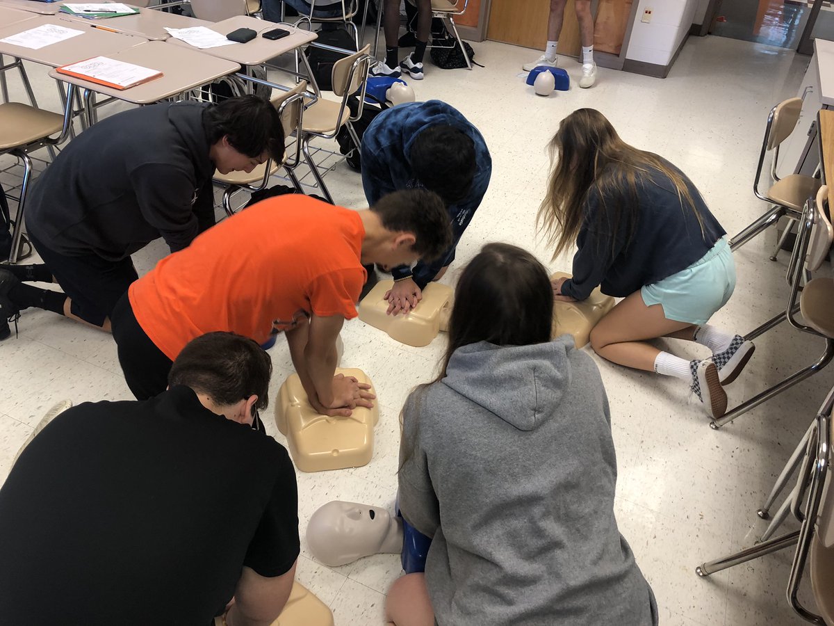 RHS Health classes learning the important life-saving skill of Hands Only CPR! #TheRockvilleWay <a href="/PrincipalRHS/">Rhoshanda Pyles</a>