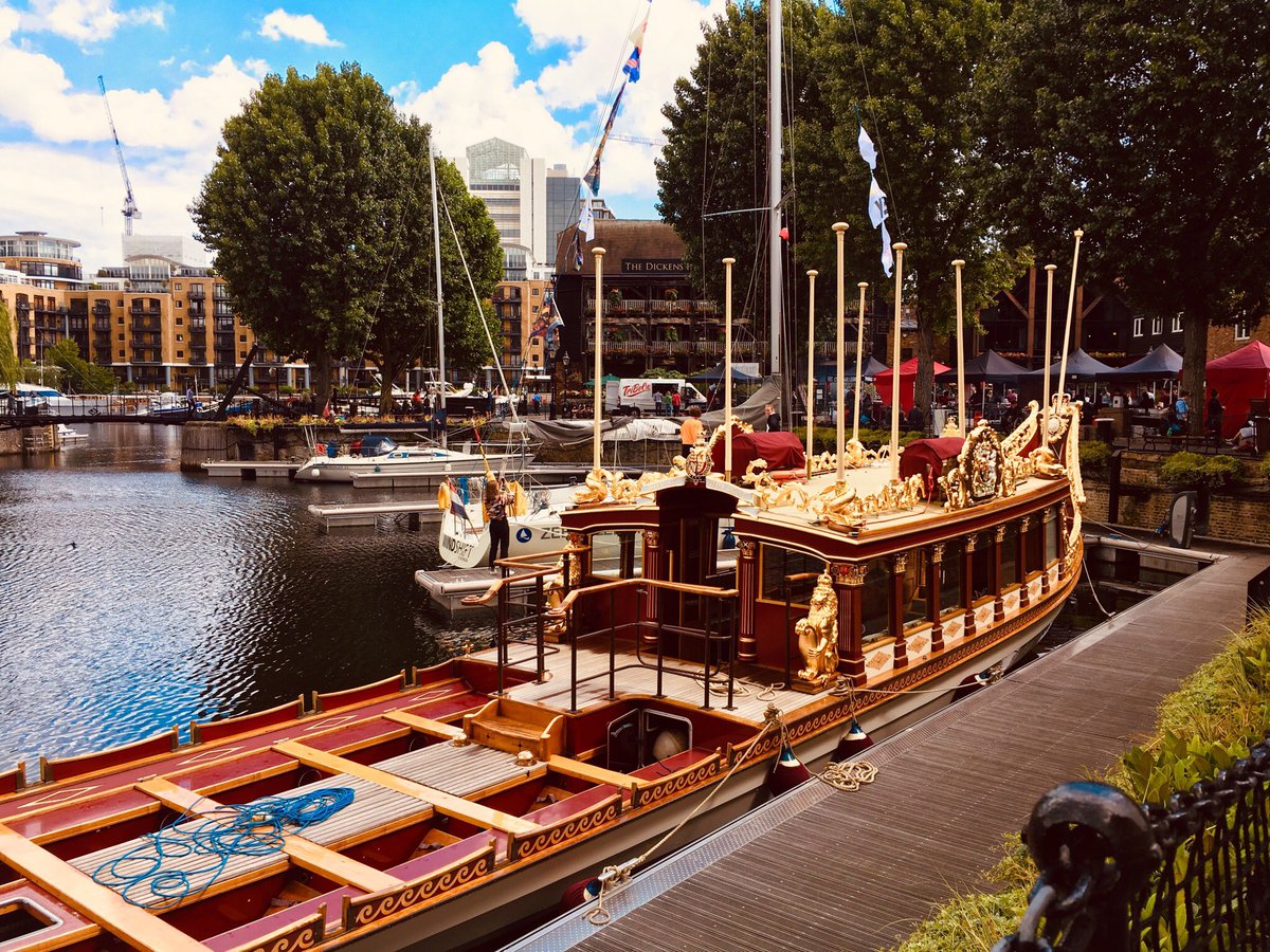 TheGothHippy's tweet photo. Not sure what’s going on in St Katherine’s Dock today, but it’s all a bit fancy. I feel too scruffy to be allowed. #QEIIbarge #scrufflife #StKatherinesDocks https://t.co/reGFRpsO1Y