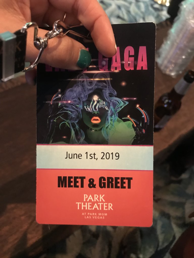 S ∀ r ∀H tweet media