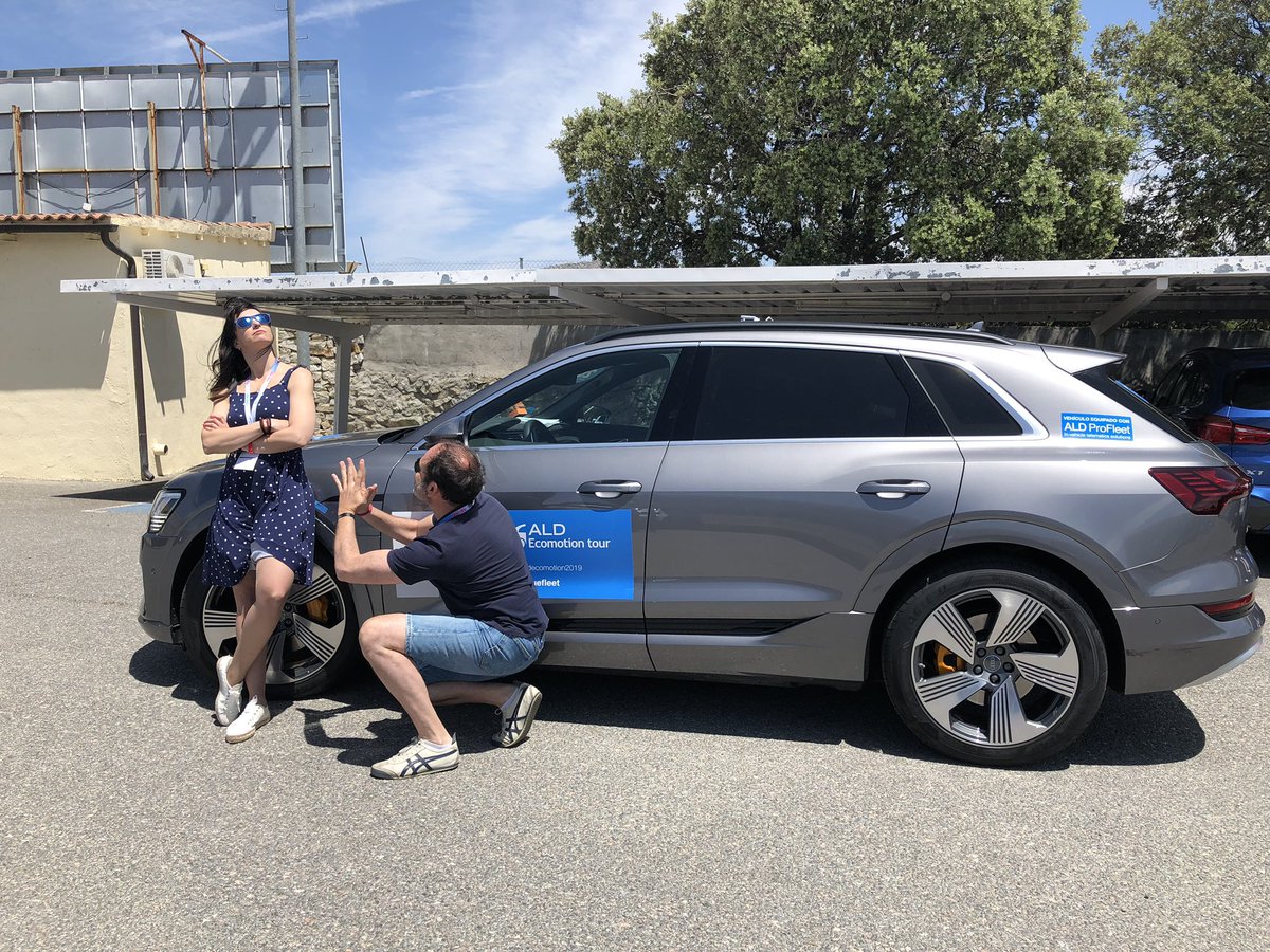 Ahora resulta que <a href="/LuqueReyes/">Reyes Luque</a> no me deja conducir el <a href="/audispain/">Audi España</a> #etron en el #Aldecomotion2019 😩😩😩😩😩