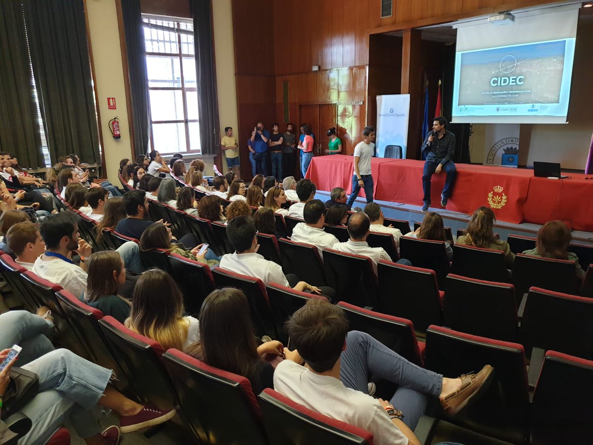 ¡Aterrizamos en <a href="/La_UPM/">Universidad Politécnica de Madrid</a> para continuar con la jornada del #ResponsibAllDay! Nuestros empleados experimentarán de primera mano, mediante un recorrido muy especial por distintos módulos, todo lo que significa la #EconomiaCircular y sus beneficios para la #Sostenibilidad.