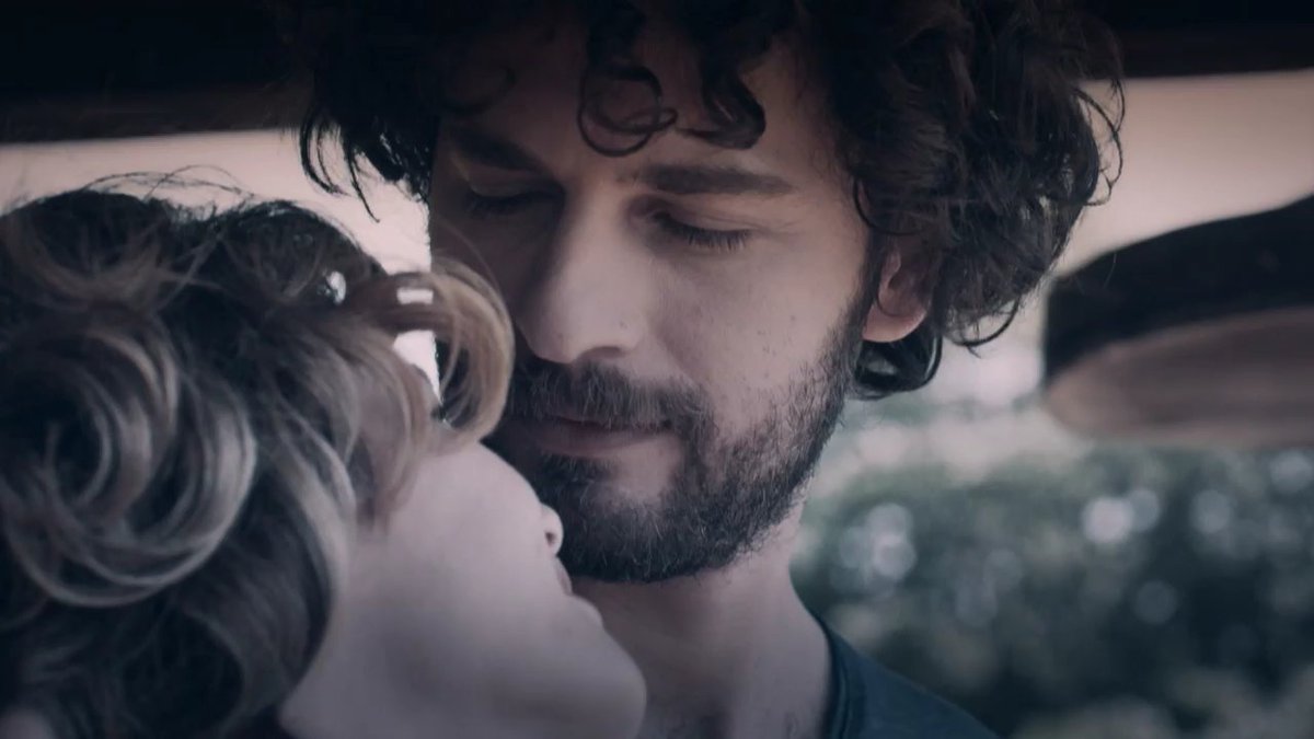 0zundenn's tweet photo. #Hülker ❤💫

#HayatŞarkısıFinal https://t.co/EoFR2OTuqA