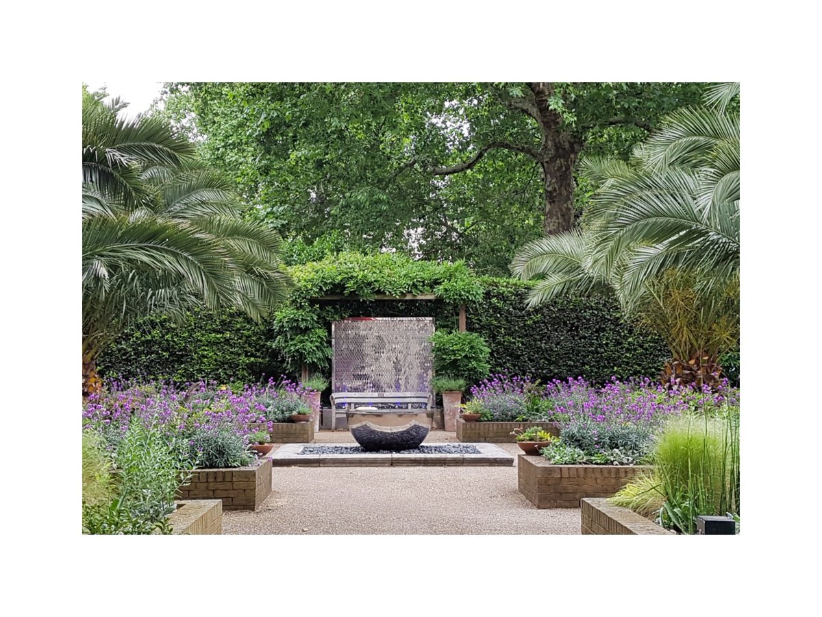 amesbelgravia's tweet photo. Beautiful Eaton Square gardens will be open to all on Saturday @LDNGardensTrust @OpenSquares @Grosvenor_LDN #opengardensquaresweekend #belgravia #OGSW19 #OGSW2019 https://t.co/41LjHAz58H