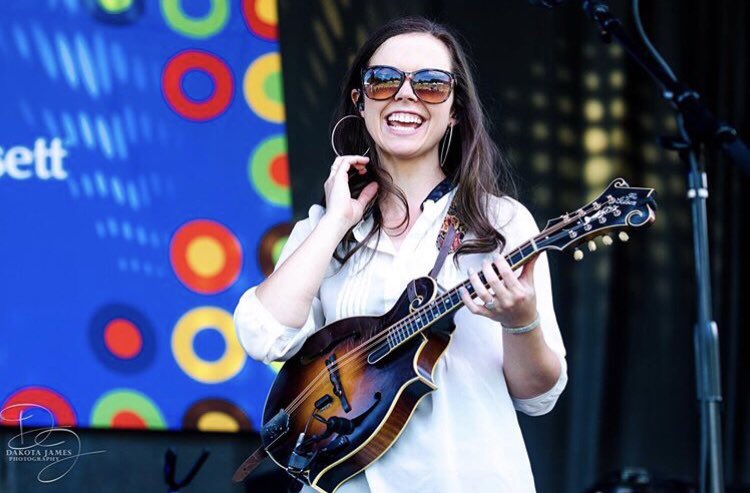 S I E R R A • H U L L ✨ tweet media