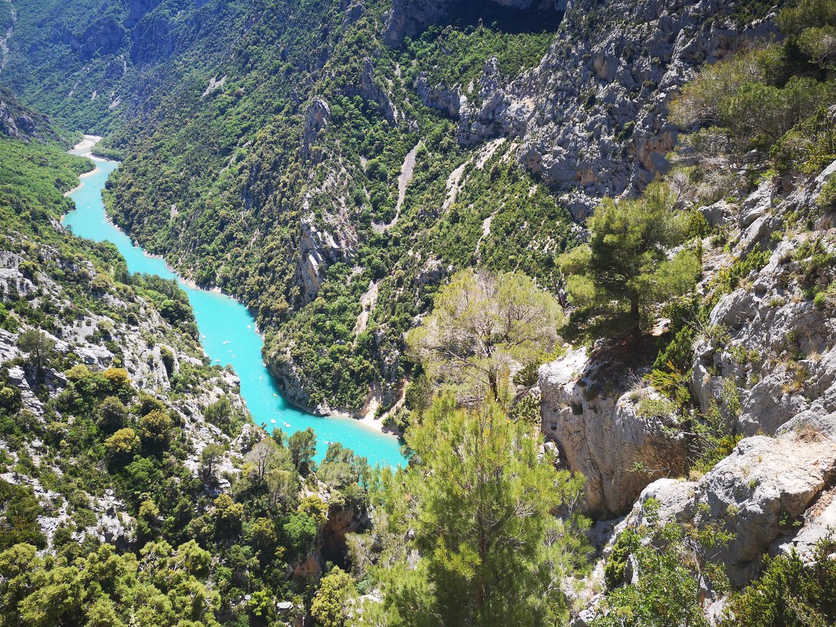 BlogAllantVers's tweet image. La route des Crêtes offre de magnifiques panoramas sur les gorges du Verdon. De quoi en prendre plein les yeux !!! 🤩
