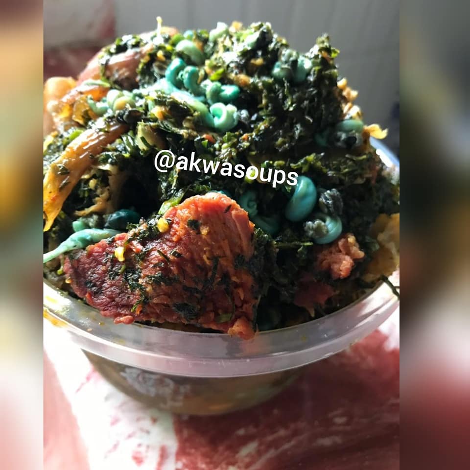 akwasoups's tweet photo. Something fresh and green for Lunch. Yummy Edikangikong soup!. 
If you were given this, what swallow will you eat this with?.

You can have a bowl for as low as 2800naira.
call 08102380414 or 07018086002 to place your orders, if you are in Lagos. #lagoschef #akwasoups https://t.co/WDNVG0VjkX