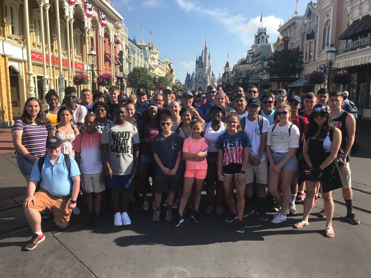 Brenham_MCJROTC's tweet photo. MCJROTC at the happiest place on earth.  We are at Disney on day 5 of our summer leadership trip @BrenhamISD @BrenhamHS https://t.co/0ingxyjiBA