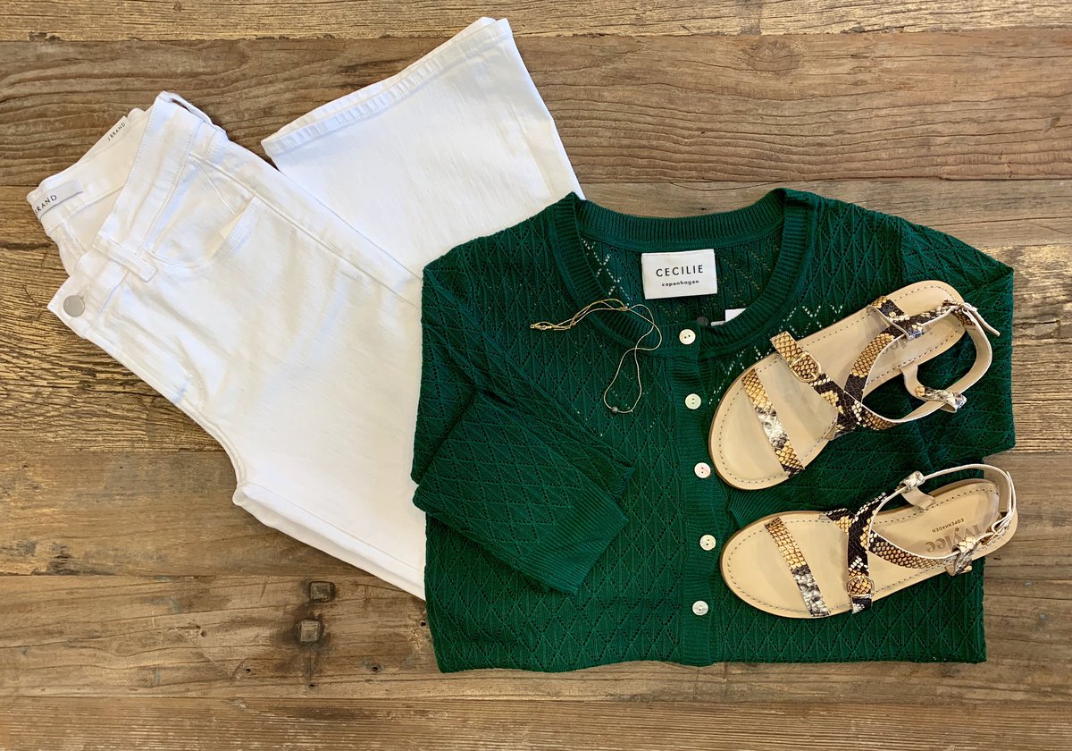 LeeLeeAtPearl's tweet photo. We’re hearing a lot of requests for straight-leg crop jeans and light-weight travel sweaters...
.
.
.
•🛩• #igotitatleelee #straightlegjeans #summersweaters #youaskyouget
•🙋🏻♀️🙋🏼♀️🙋🏾♀️• https://t.co/sqxGilSAtR