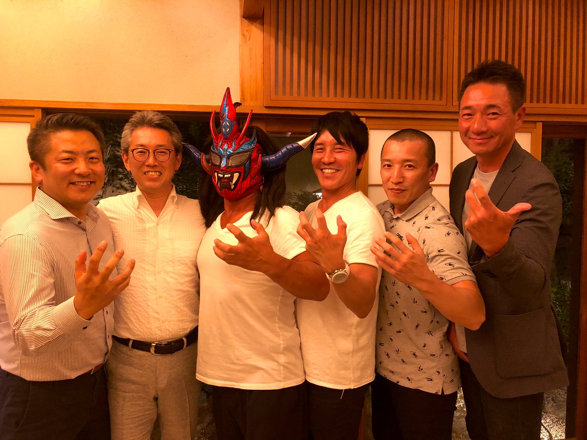 今夜は、はなまるうどんさんと牛丼の吉野家さんの皆様とのお食事会でした☆美味しい食事と会話で最高の一時でしたが狂喜乱舞したのは、お土産にいただいたドリアン❤本当に皆様ありがとうございました！ #食事会♪