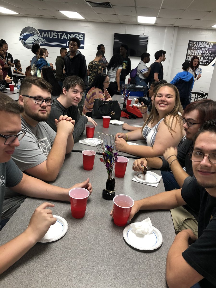 MooreLibrary's tweet photo. Senior Breakfast 2019!! #knowmoore https://t.co/Q5ps9PA1xy