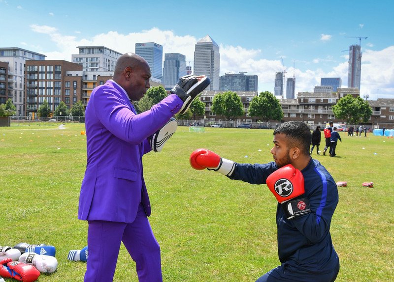 BerkeleyGroupUK's tweet photo. A BIG thank you to boxing legend @frankbrunoboxer for supporting @StreetEliteUK in @TowerHamletsNow today. And congratulations
to all 15 graduates! #BerkeleyFoundation @ChangeFdn #Sports #SkillsForLife https://t.co/H5R81B269x