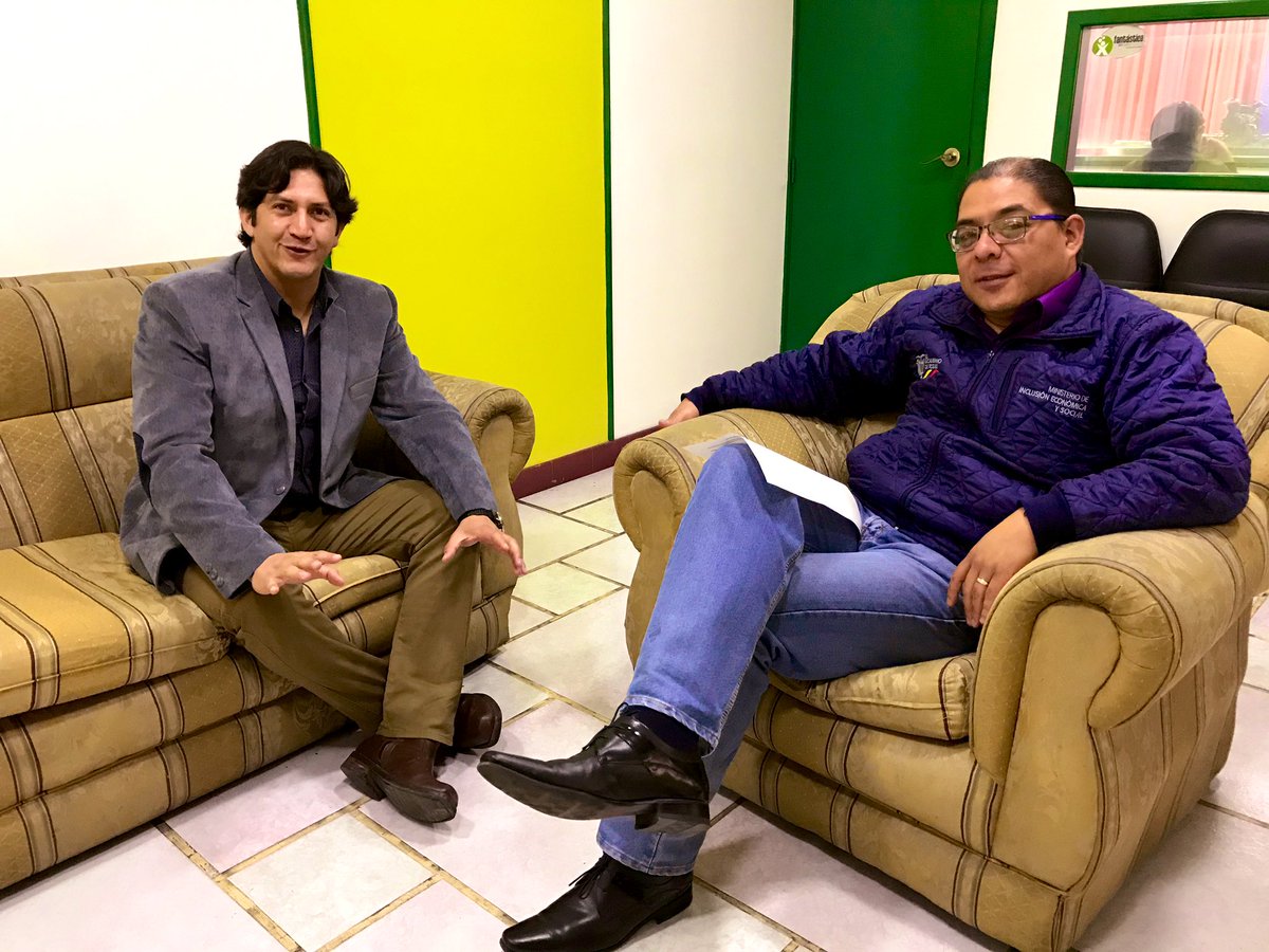 #MiesEnCarchi | A esta hora director distrital #MiesEnCarchi con <a href="/AndresPonceLpe1/">Andres Ponce López</a> alcalde de <a href="/GADMontufar5/">GAD Montúfar</a>, mantiene diálogo sobre coordinación de trabajo a favor de grupos prioritarios de discapacidad. 
<a href="/berecordero/">Berenice Cordero</a> <a href="/dsprocel/">Daniel Suárez Prócel</a>