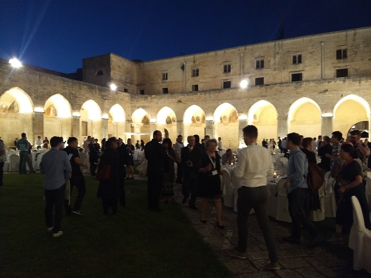#ISMSC2019 was fantastic! Sydney has a tough act to follow. Thanks to <a href="/TeamISMSC/">Team ISMSC</a> for organising and <a href="/NatureMaterials/">Nature Materials</a> for the poster prize!