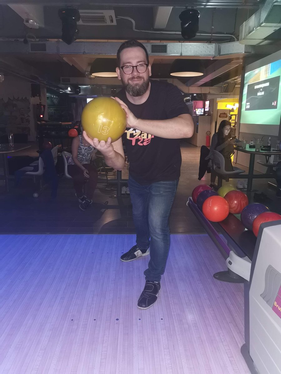 dilimanac's tweet photo. @DEFAULT__design team in the game called sport 🎱🎳

It's always nice to relax and have fun with your team. 

p.s. I'm good at bowling, but I suck at billiards 🤦‍♂️ https://t.co/YPxNHpiYWl