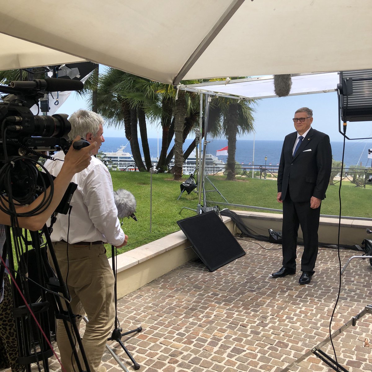 lemmiki's tweet photo. Maailma Aasta Ettevõtja žüriiga on nüüd edukalt kohtutud. Järgmine Maailma Aasta Ettevõtja selgub juba laupäeval. Hoiame Tõnisele pöialt! #WEOY #EYAastaEttevõtja https://t.co/0evXgxkBb7
