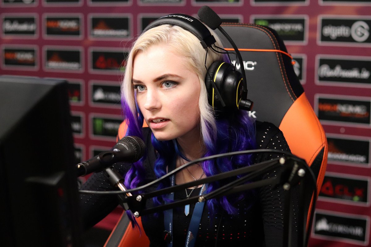 Carrotcheeks 🧡 tweet media