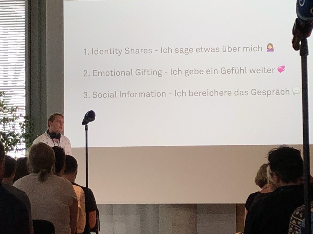 mmontag's tweet photo. Gründe, warum Nutzer etwas teilen:
1 - es sagt etwas über mich
2 - es transportiert ein Gefühl
3 - es bereichert einen Dislurs
via @netzfeuilleton / #smard19 https://t.co/ihH0GjPAwy