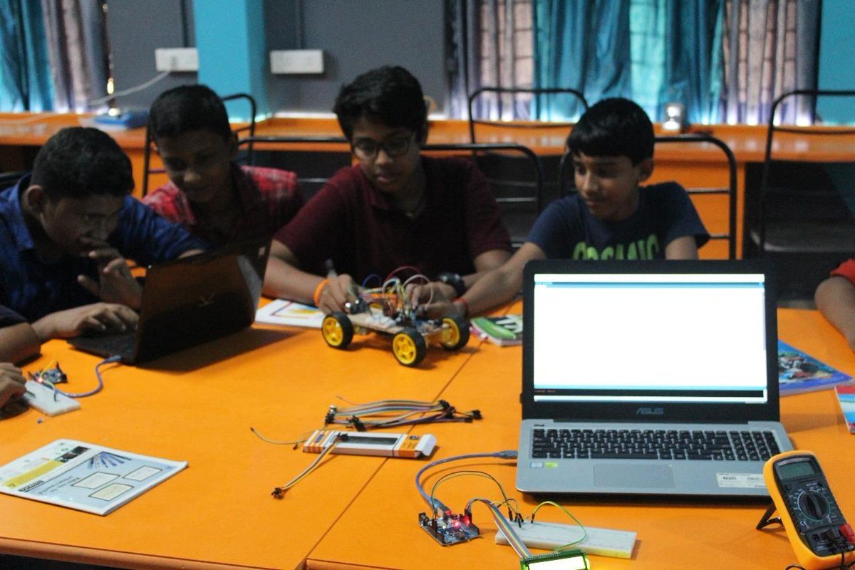 NITIAayog's tweet photo. Making their ideas work, and not just on paper!

By focusing on a #sustainable approach, students of @AIMtoInnovate's #AtalTinkeringLab at Sree Saraswathy Vidyamandir, Kottayam, are making the most of their summer vacations with #ATLTinkerfest &amp; are creating exciting prototypes. https://t.co/Ikii6xdge7