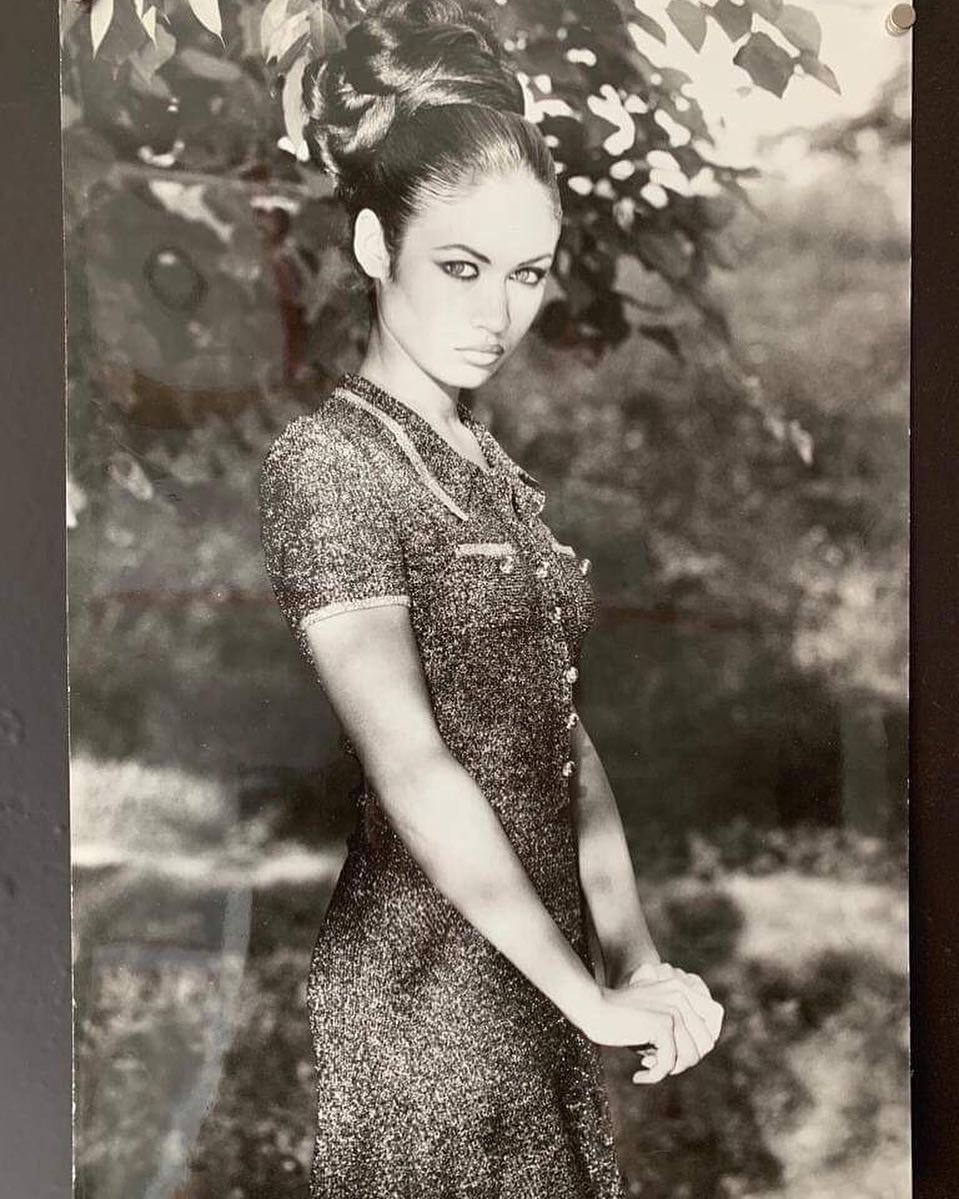 Olga Kurylenkoning yalangoch mushuki