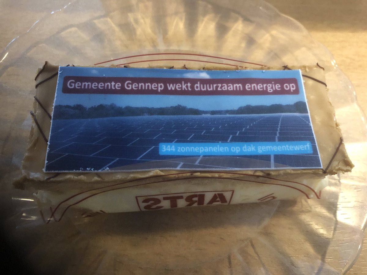 Op het dak van de gemeentewerf van @GemeenteGennep zijn ruim 340 zonnepanelen in gebruik genomen. Ze verzorgen stroom voor dit gebouw en verder voor tientallen huishoudens. Zo zijn we weer duurzamer geworden!