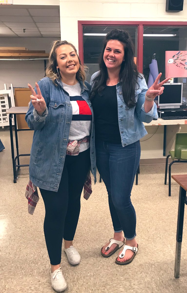 JohnstKM's tweet image. Day 4 of spirit week at @sajhnews : DECADES DAY #90s @campbellsajh