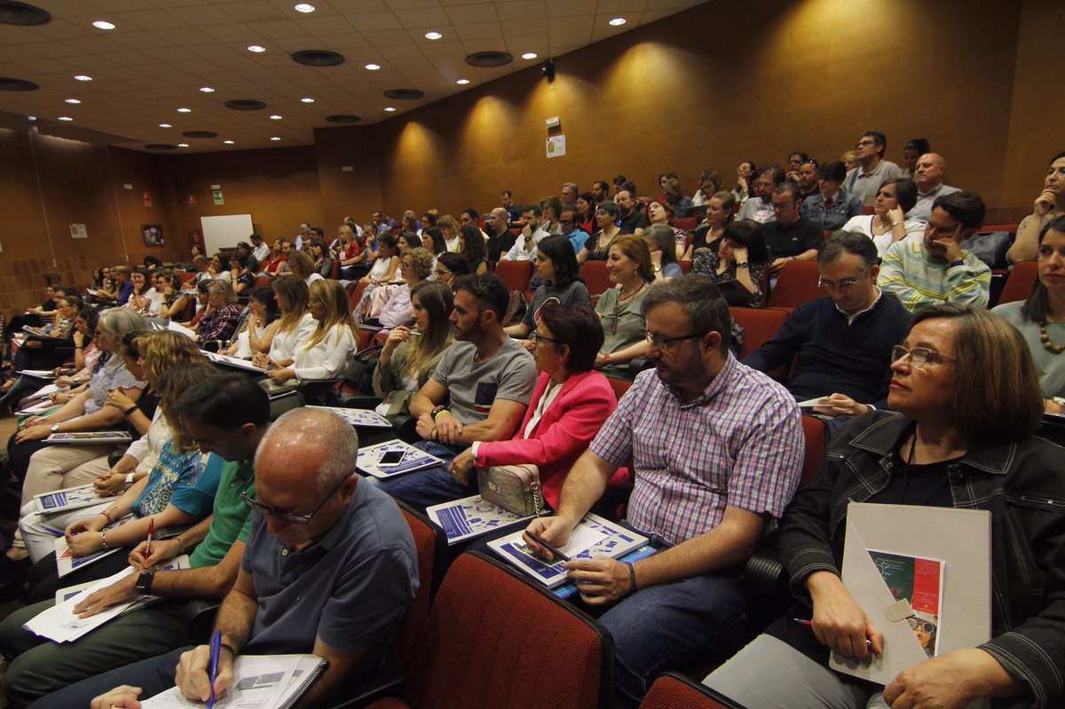 CRFPCLM's tweet photo. ¿Quieres conocer prácticas educativas, participar en espacios de trabajo y reflexión docente? ¿Deseas formar parte de la gran comunidad de aprendizaje docente de Castilla La Mancha? Esto están siendo las Jornadas de Observa y Transforma hoy en Albacete. @CRFPCLM @educajccm https://t.co/hvMPdaqVm5