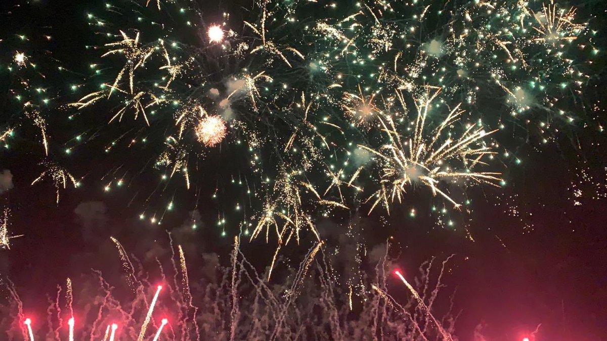 #صور | لوحات من البهجة يرسمها
#هذا_العيد في المدن والمحافظات
#السعودية؛ وباقي مكملين في ثالث
أيام #عيد_الفطر 💥🎊😍🎉