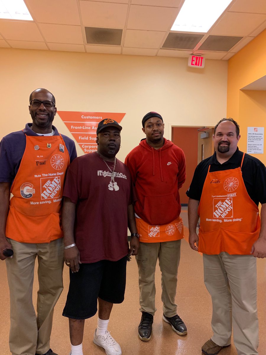 Caught orange handed. Thanks for working safe ⁦@THDG8OR⁩ ⁦<a href="/SMeyerTHD/">Saige M</a>⁩ ⁦<a href="/Samanth87202164/">Samantha</a>⁩ ⁦<a href="/THDKIVI/">Lorie Kivi</a>⁩ ⁦@THDDennisKessie⁩