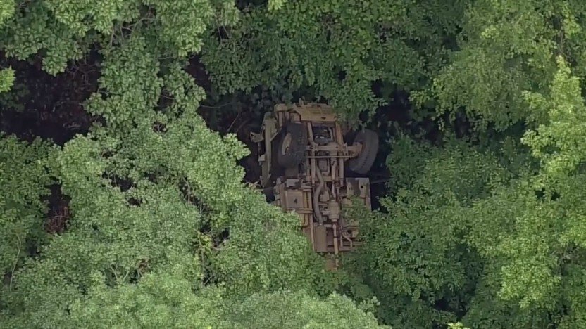 sotiridi's tweet photo. #Update: Just in - Some pictures of the scene a few miles outside the Military training camp #Wespoint in the US, when a Medium Tactical Vehicle rolled over and injured 20 cadets, 2 soldiers and killed 1 cadet. https://t.co/4mdyGOghJK