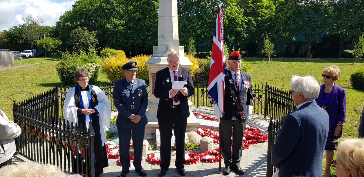 SSPcofe's tweet photo. Moving #DDay75 service at #shoeburyness cenotaph this morning led by Revd Canon Williams @Shoeburygarriso @YourSouthend #LestWeForget https://t.co/ljeii5R74x