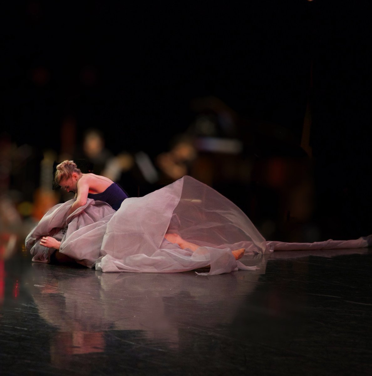 MorDance's tweet photo. "Lady Capulet is a force in this @MorDance production &amp; Courtney Catalana delivered both the intelligence and power to carry it off. On observing her (apparently) dead daughter, and her clueless husband’s lame response, she promptly throttled him." #ballet #dance #romeoandjuliet https://t.co/FE4BZ0Qm4V