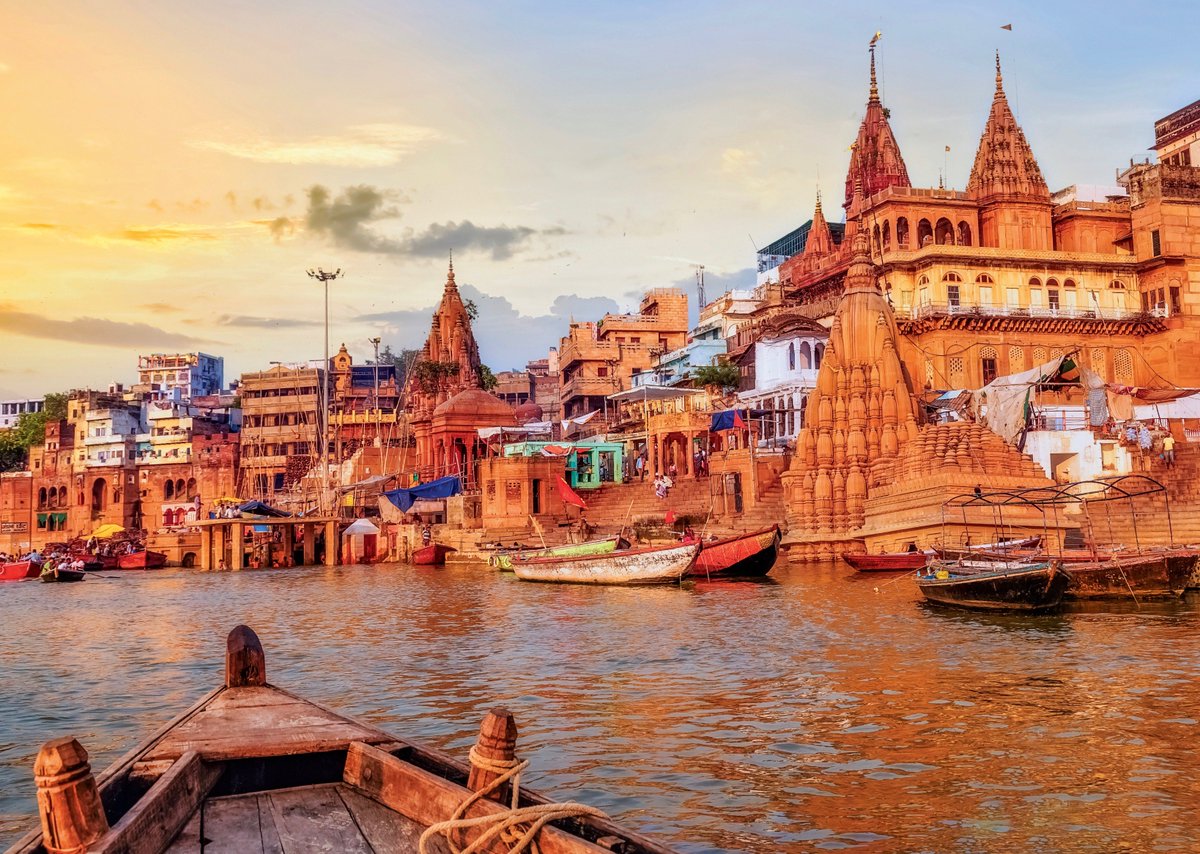 In October we are heading to Northern #India to meet artisans and craftworkers benefitting from #fairtrade. In #Varanasi we'll explore history and culture and meet weavers who have received support from @traidcraftexch. Join us! meetthepeopletours.co.uk/holiday/Meet_t…