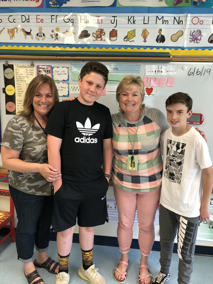 mrssragan's tweet photo. Great to have former students during 6th grade work-a-day. @stewardstarsttu #ttuchat https://t.co/9Tc5BDU9RM