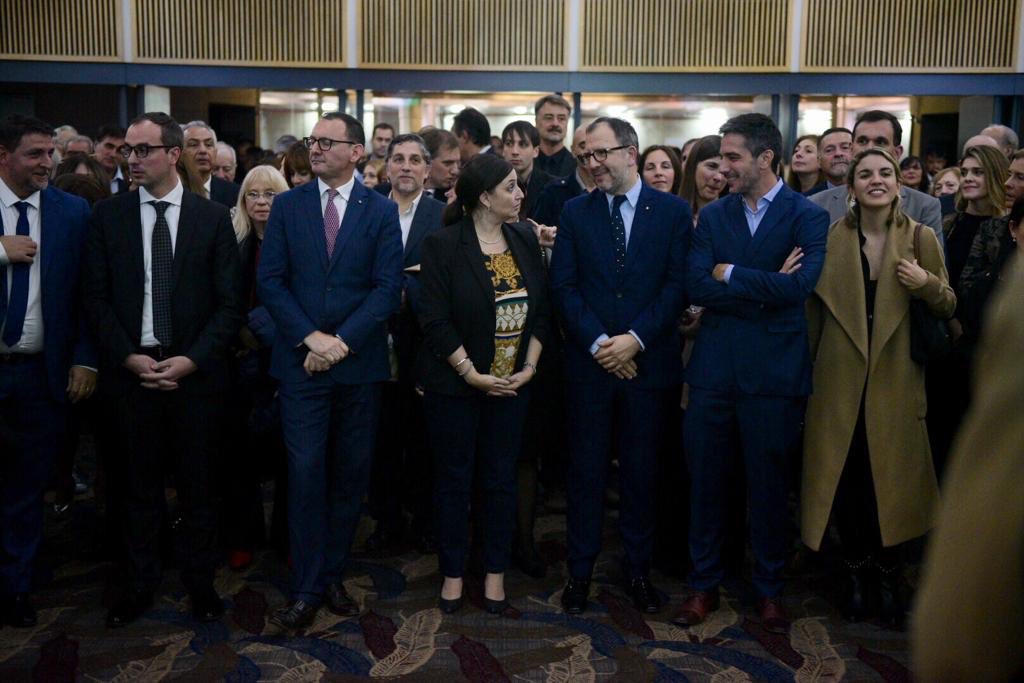 El Secretario General de la Provincia de Buenos Aires, <a href="/fabianpdk/">Fabian Perechodnik</a>, junto a los Directores Provinciales <a href="/Daruffa/">Deluma</a> y <a href="/zinfederico/">Federico Zin</a>, participaron de la “Fiesta de la República Italiana” acompañando a las autoridades del Consulado de Italia en La Plata.