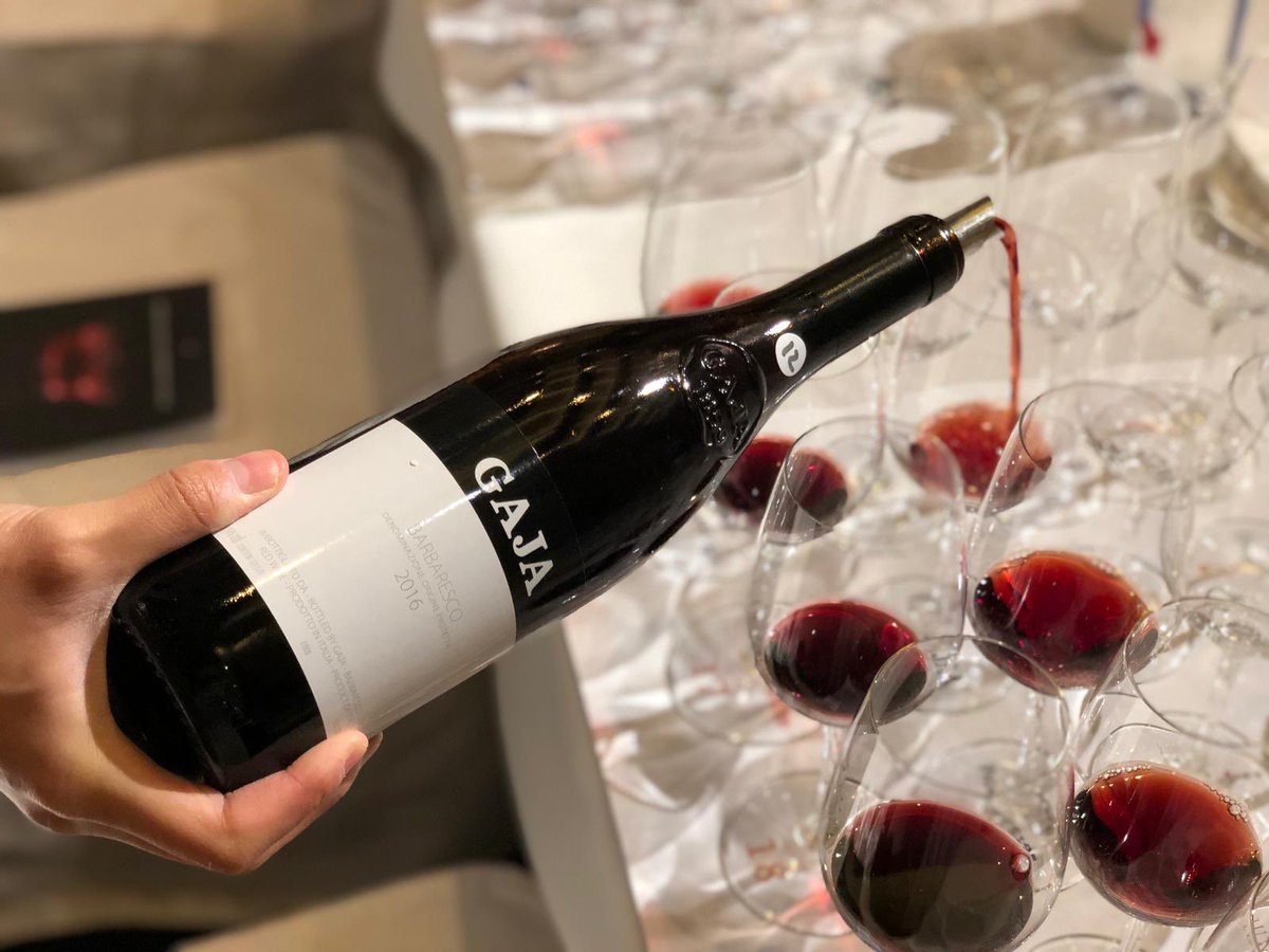 JeannieChoLee's tweet image. Fab day w some of the greatest wines of Italy! #grandimarchi #gaja #marchesiantinori #aloislegeder #argiolas #folonari #cadelbosco #coldorcia #donnafugata #jermann #lungarotti @masiwines #mastroberardino #michelechiarlo #piocesare #rivera #tascadalmerita #sassicaia #umanironchi