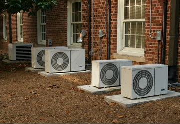 REMAX_Orlando's tweet photo. Air conditioning issues pose one of the top maintenance items in rental housing every year. Now is the time to check your air conditioning maintenance before you get that call from a tenant -https://t.co/Vw1FN2YOrv https://t.co/Z4E68IgrBb