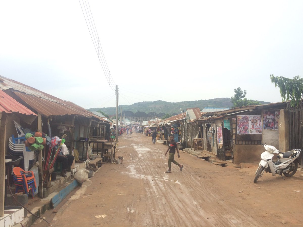 ekemma's tweet photo. Today, we visited Jahi 2 community. We interviewed the Village Head. Lack of clean water is a common inequity facing all Abuja indigenous communities we have visited. Jahi 2 is at the heart of FCT but it’s essentially a slum. #HealthEquity4FCTIndigenes https://t.co/0hxWmcuTwS