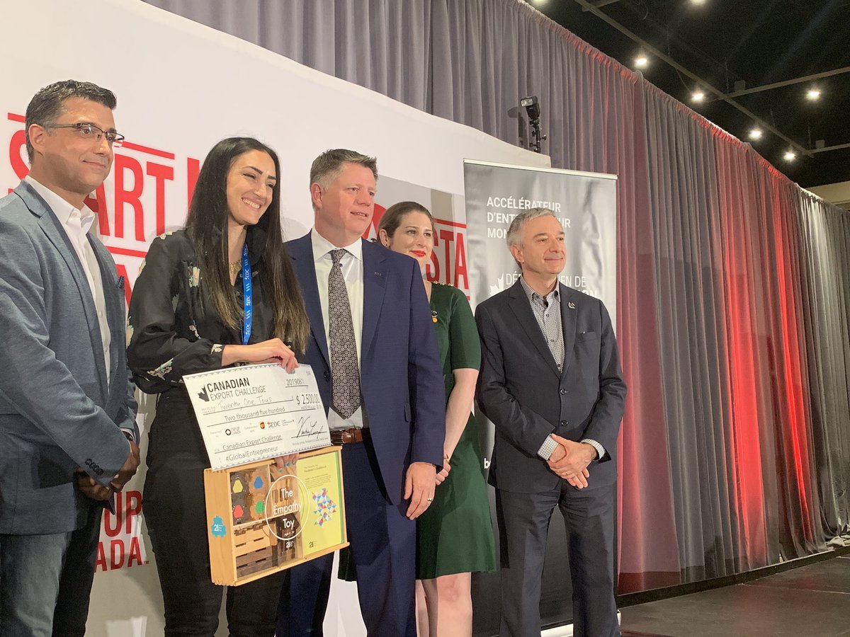 bdc_ca's tweet photo. April Kennedy, BDC Business Centre Manager for #Mississauga, helped pick today’s #ExportChallenge winner at @Startup_Canada’s #GlobalEntrepreneur event. Congrats to @21toys on winning today and good luck in Toronto! https://t.co/ZbcX2sPL17