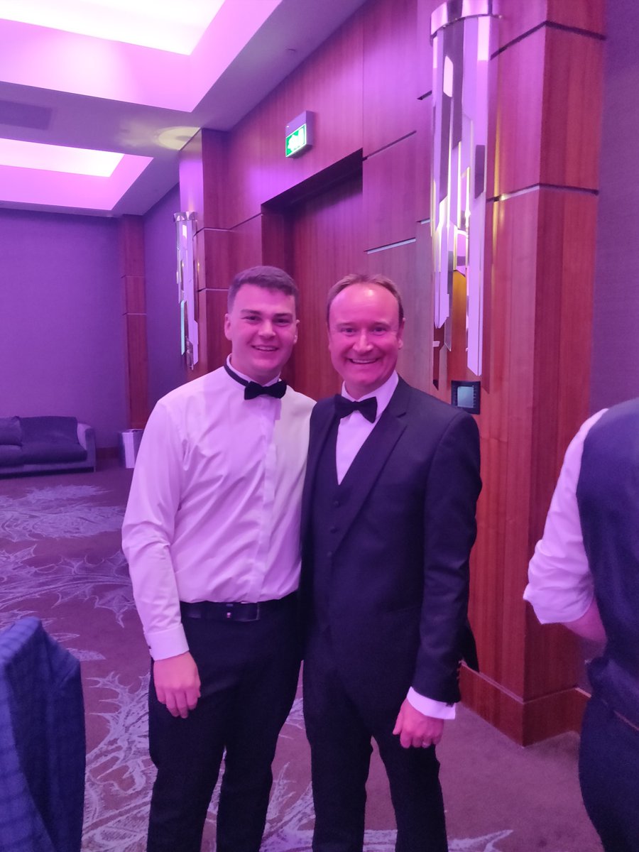 2XIShrimps's tweet image. Captain Rosco and Coach ColMil taking on the Sheraton to start their big night out #shrimps #lineandlength #garrisAye