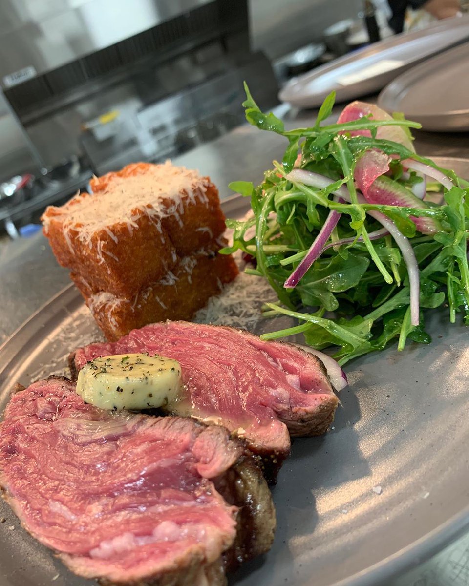 theflorencesd's tweet photo. Stop in for dinner &amp; order yourself the Steak Frites. You won't regret it. 😉  We are open until 9pm. #sandiegorestaurants #sandiegorestaurant #sdrestaurant #sabresprings #sdeats #sdfooddiaries #youstayhungrysd #youstaythirstysd #sandiegofood #sdfoodie #sandiegofoodie #sdfood https://t.co/W50mNxIFPK