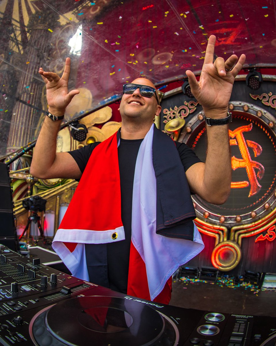 alyandfila's tweet photo. Canโt wait to be back at our favourite festival next month at @tomorrowland. โค๏ธ Festival season is truly under way! โ๏ธ #FSOETML @fsoerecordings https://t.co/rwJAbqDVdR