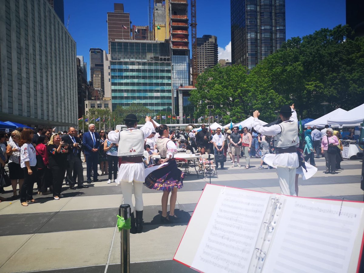 Visited 2day the annual <a href="/UN/">United Nations</a> International Bazaar @RomaniaNY_UN proudly promoted 🇷🇴 culture&amp;traditions. Fascinating 2 see #multiculturalism in its finest expression, generating not only good vibes, but also donations for women&amp;children in South Sudan &amp; Yemen #UNBazaar #RO4UNSC