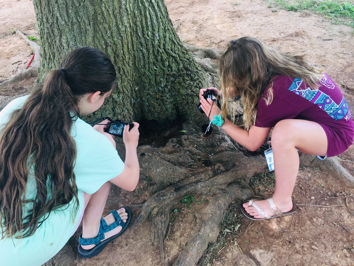 jencottengim's tweet image. Best part of teaching photography to young artists, besides their incredible work~ all the crazy positions they get into for their prefect shot! 😉❤️ #spsartworks @officialSPS @CowdenSPS