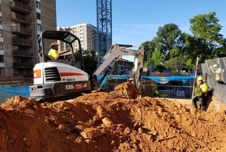 MullerInc_'s tweet photo. One of our many experienced Muller Erosion &amp; Site Services, Inc. crews helping out a Vertical GC friend in Arlington, Va.!

#VerticalGC #Grading #Backfilling #SiteWork #BondRelease #StormWaterManagement #ErosionControl #Arlington #Virginia #Serviceability #MidAtlantic https://t.co/yARDcRVTaY